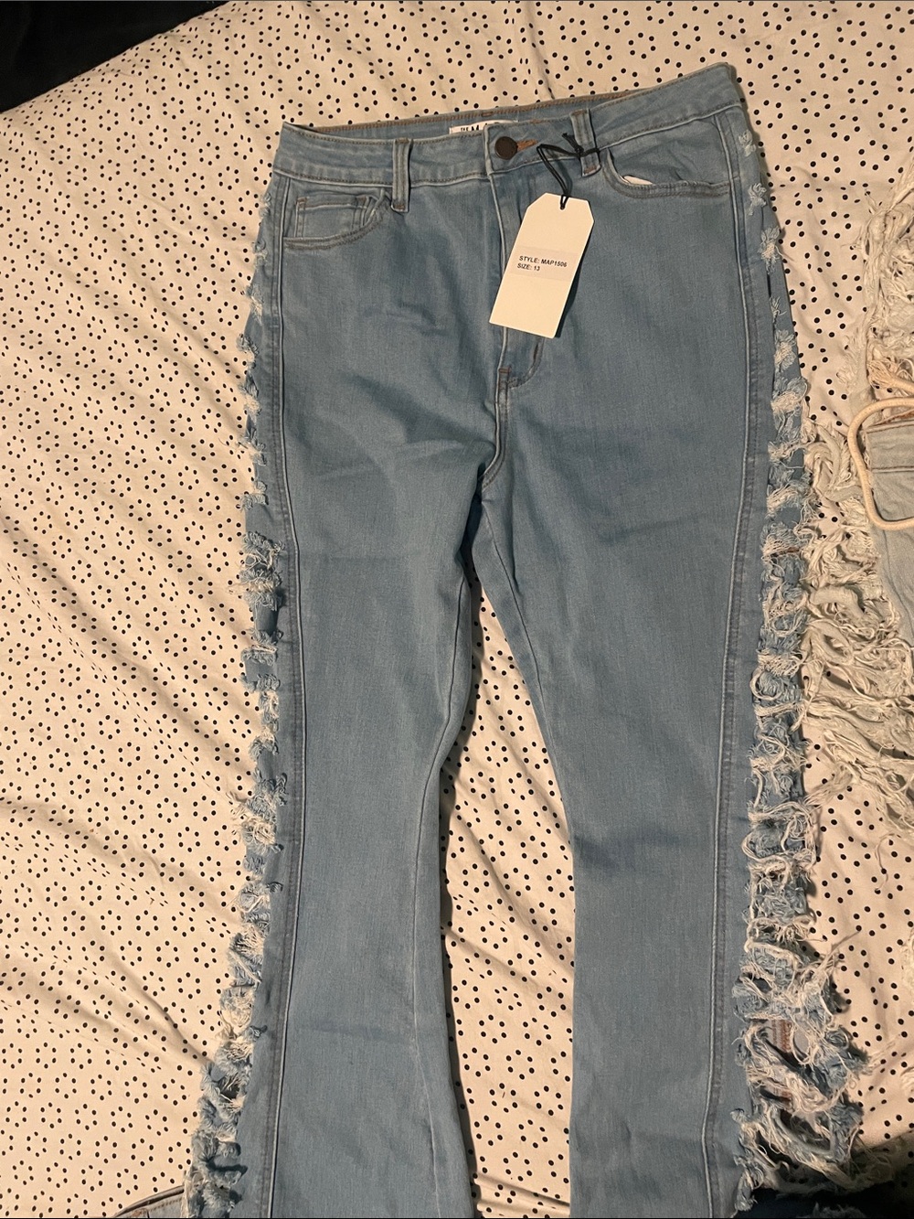 Simple Light Blue Frayed-Side Flare Jeans